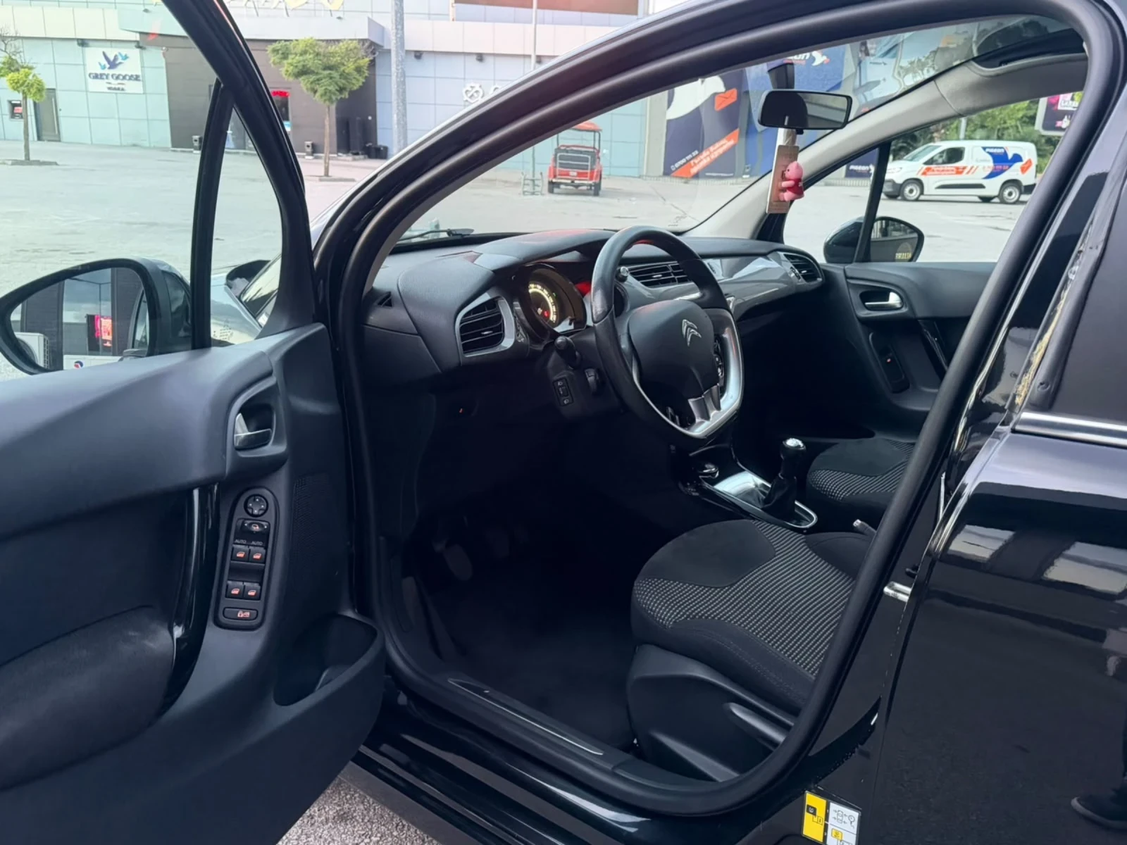 Citroen C3, снимка 6 - Автомобили и джипове - 55173174