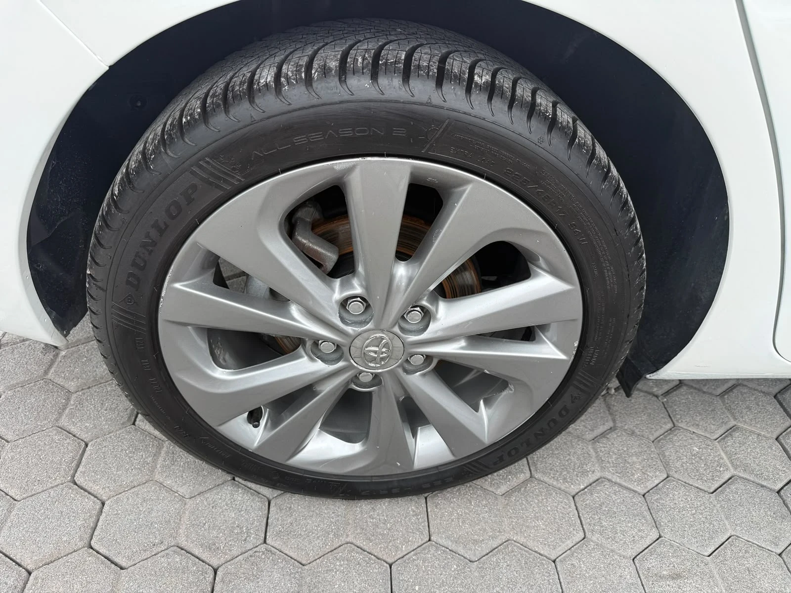 Toyota Auris HYBRID, снимка 12 - Автомобили и джипове - 55406293