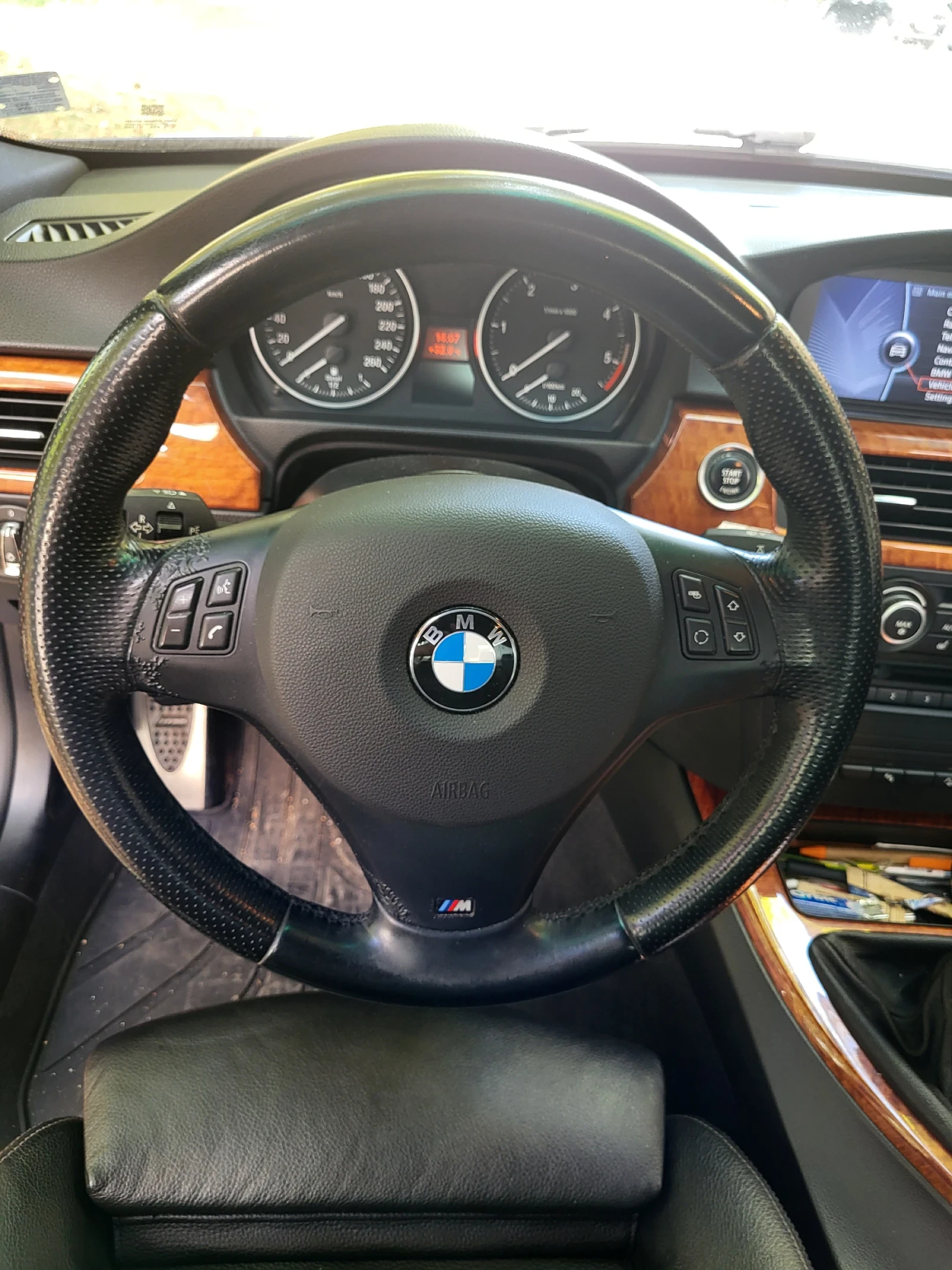 BMW 330 x-drive, снимка 14 - Автомобили и джипове - 55626518