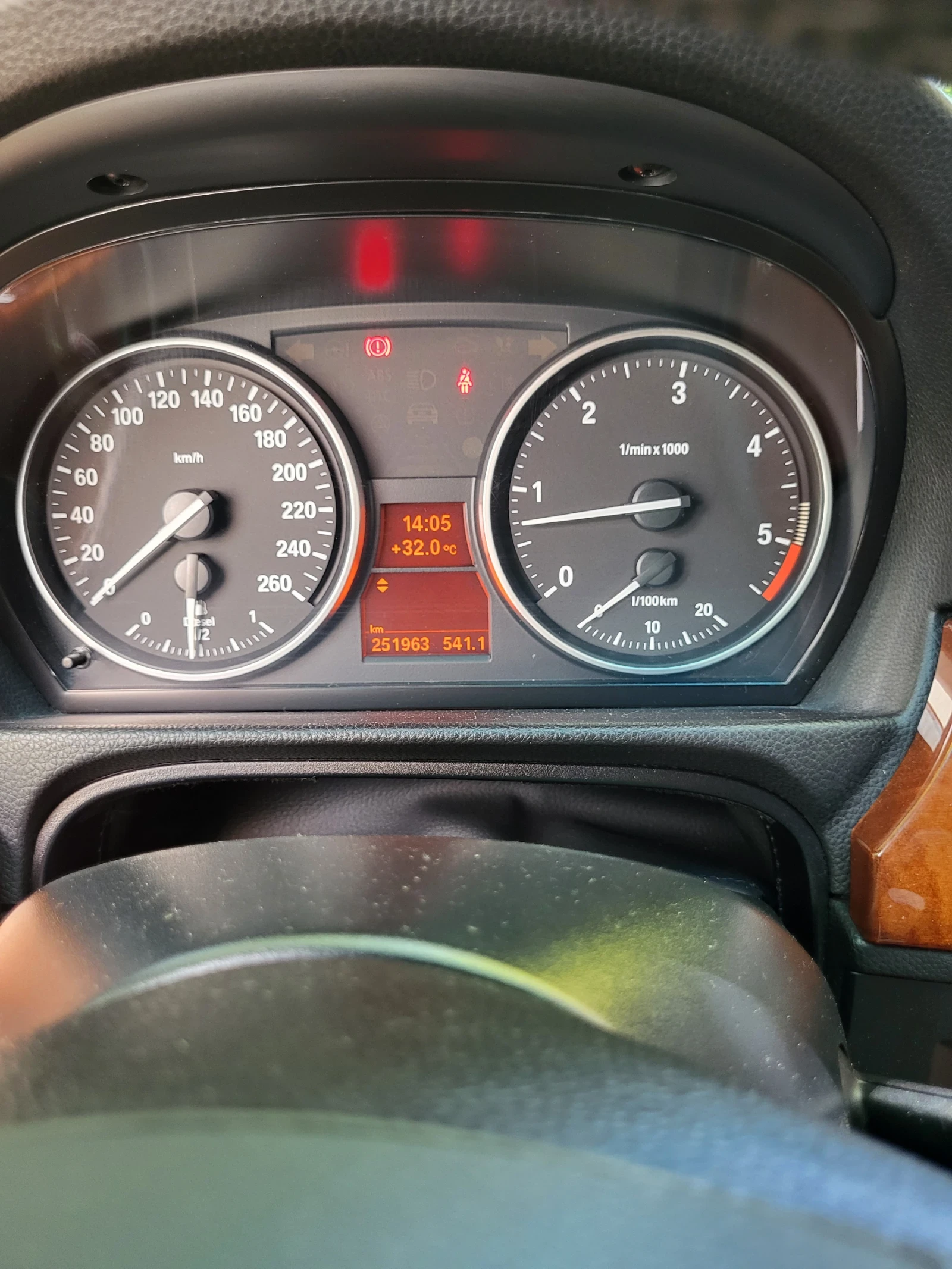 BMW 330 x-drive, снимка 9 - Автомобили и джипове - 55626518