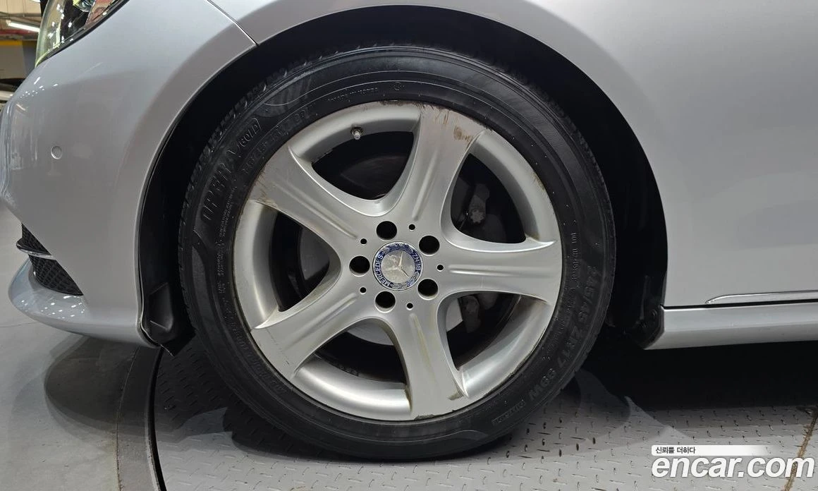 Mercedes-Benz E 250 CDI 4MATIC, снимка 5 - Автомобили и джипове - 55945449