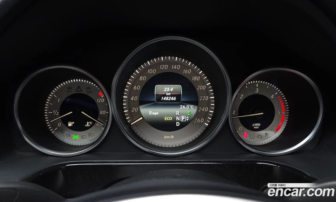 Mercedes-Benz E 250 CDI 4MATIC, снимка 8 - Автомобили и джипове - 55945449