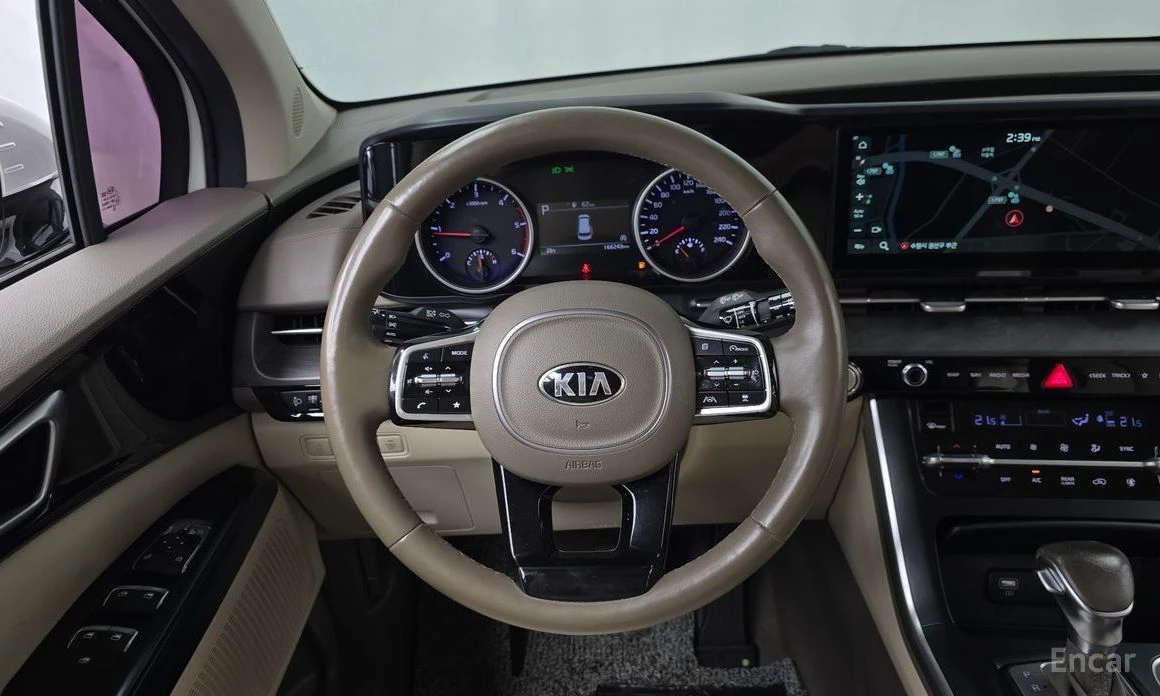 Kia Carnival, снимка 13 - Автомобили и джипове - 56597836