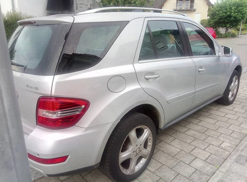 Mercedes-Benz ML 300 4 matic GRAND EDITION, снимка 3 - Автомобили и джипове - 47900343