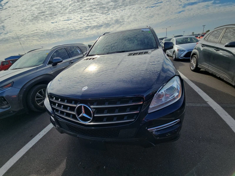 Mercedes-Benz ML 350 4Matic* Harman/Kardon* KEYLESS* Lane Assist* Blind, снимка 2 - Автомобили и джипове - 49229680