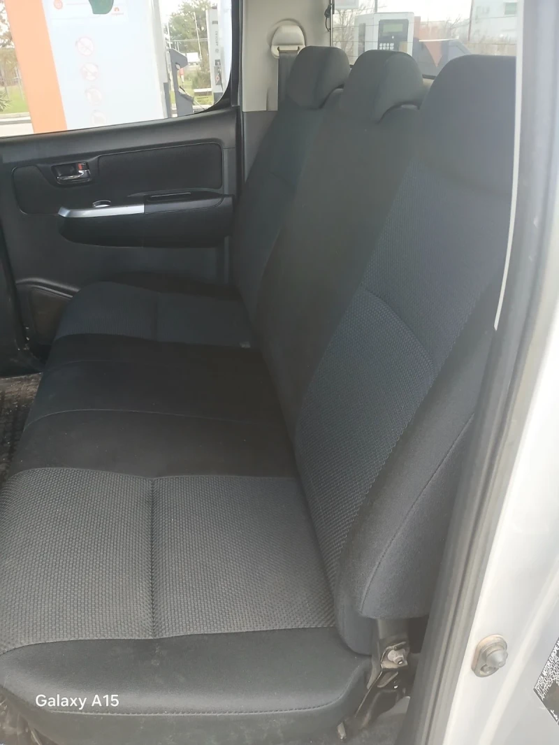 Toyota Hilux 2015, снимка 6 - Автомобили и джипове - 52456914
