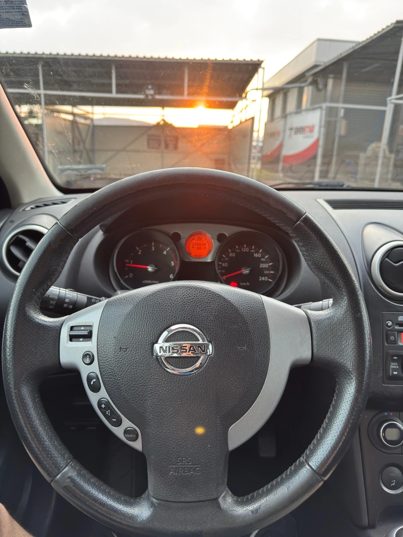 Nissan Qashqai Регистриран!!Черен металик, Bluetooth, 106 кс. - изображение 10