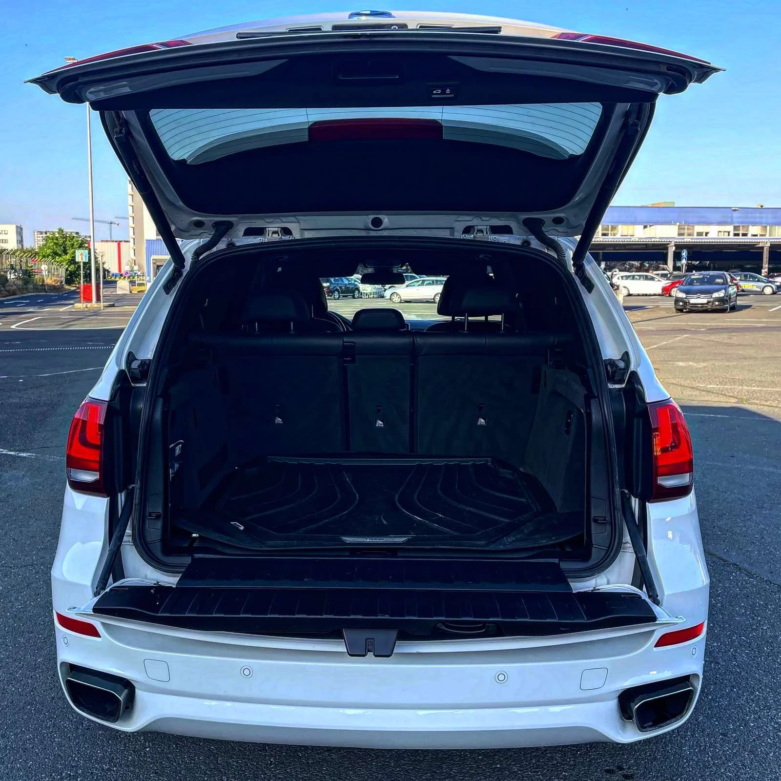BMW X5 BMW 3, 5i / M - Paket / 360 камера / Газ  - изображение 8