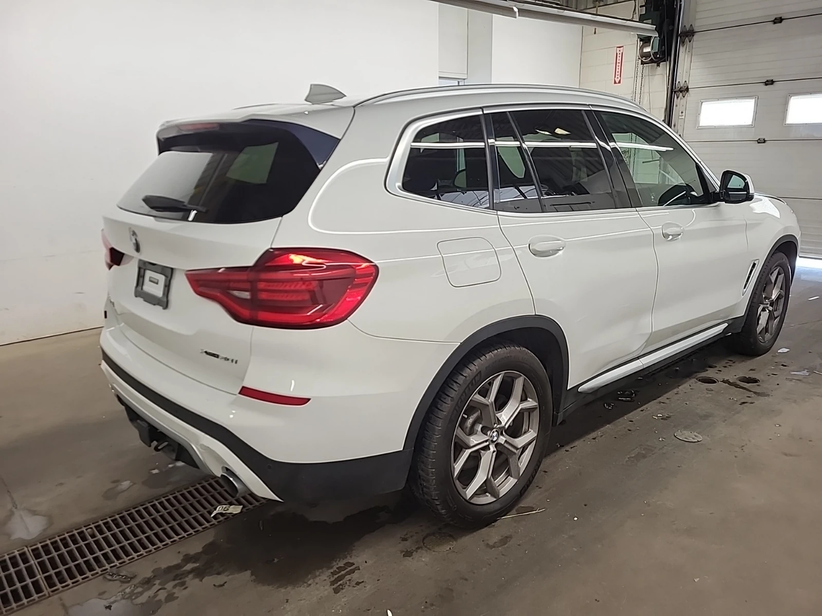 BMW X3 30i * CARFAX * АвтоКредит * Цена до България*  - изображение 3
