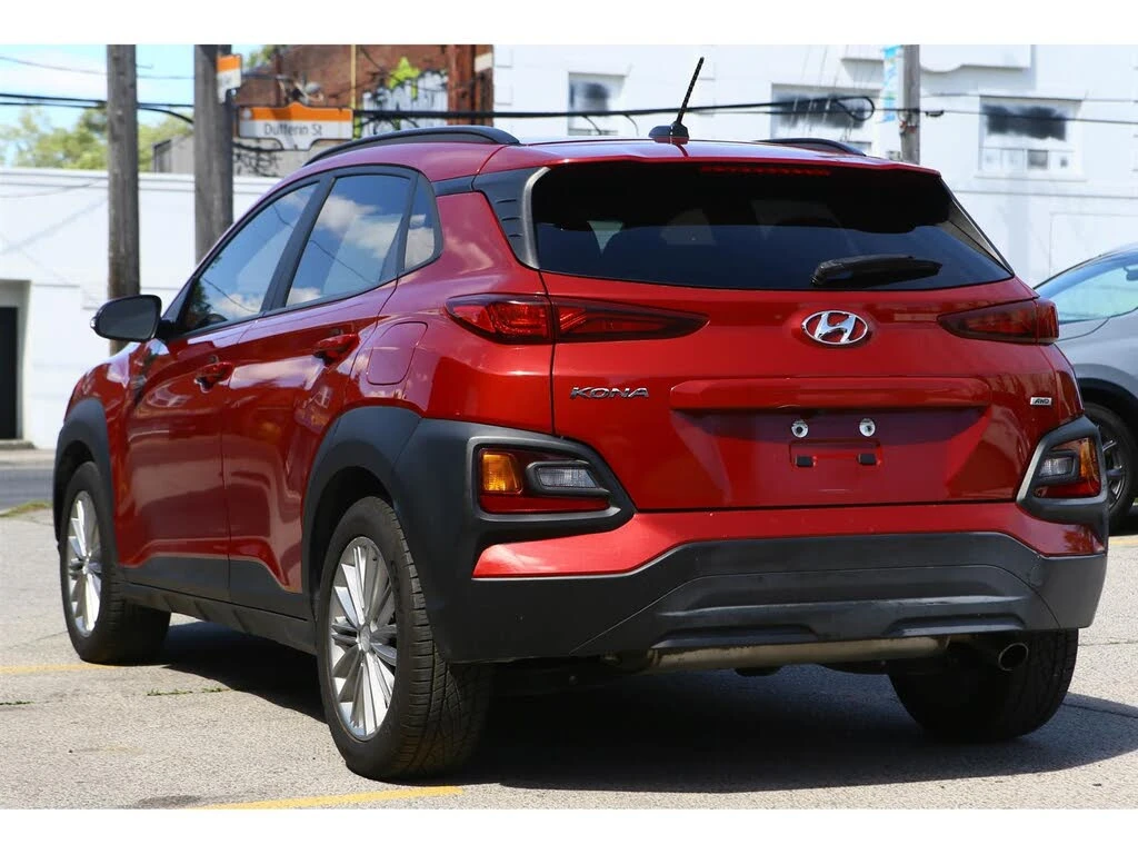 Hyundai Kona LUXURY AWD* DISTRONIC* ШИБИДАХ* ПОДГРЕВ* CARPLAY - изображение 3