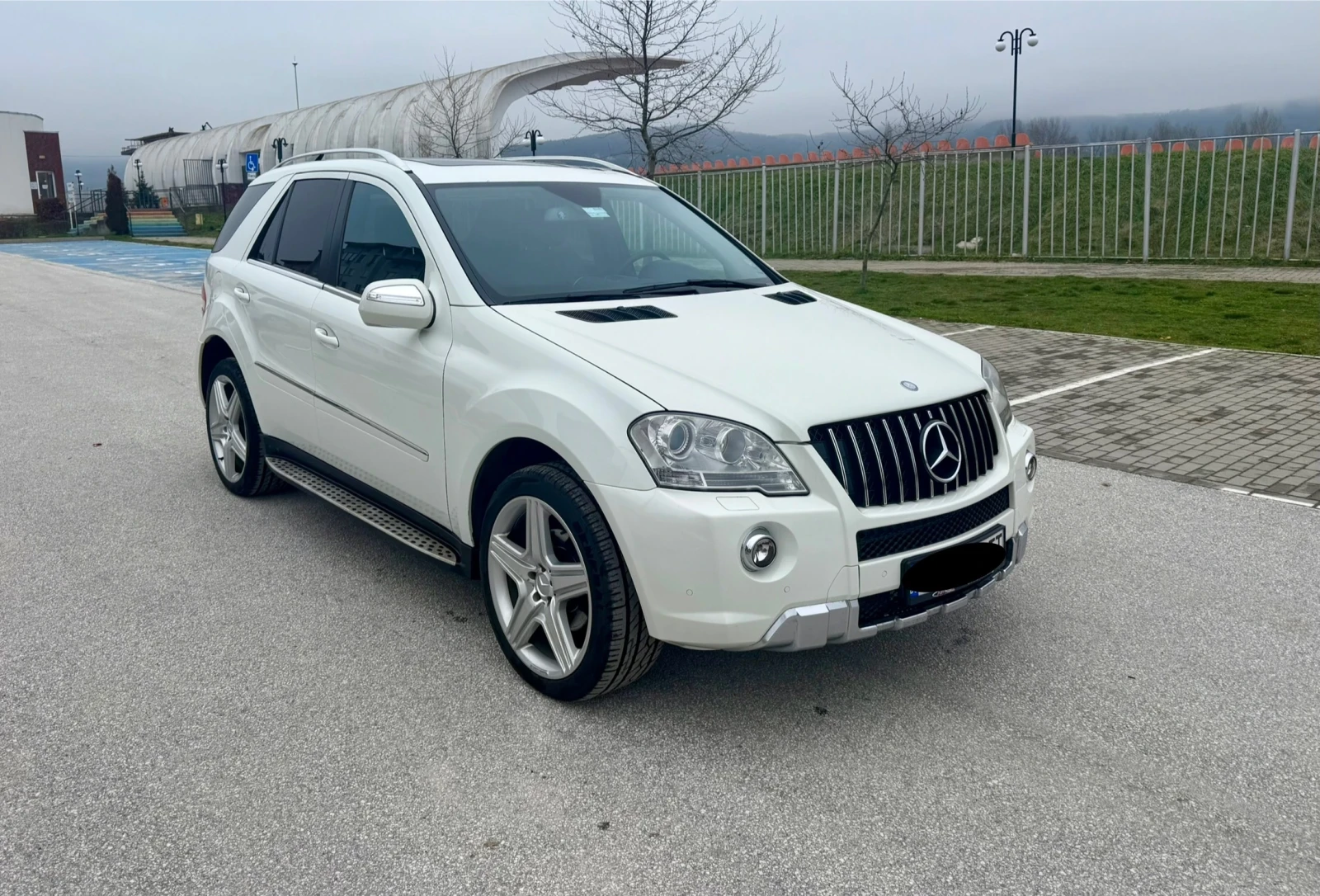 Mercedes-Benz ML 350 AMG Facelift 4MATIC * FULL, снимка 3 - Автомобили и джипове - 54134981