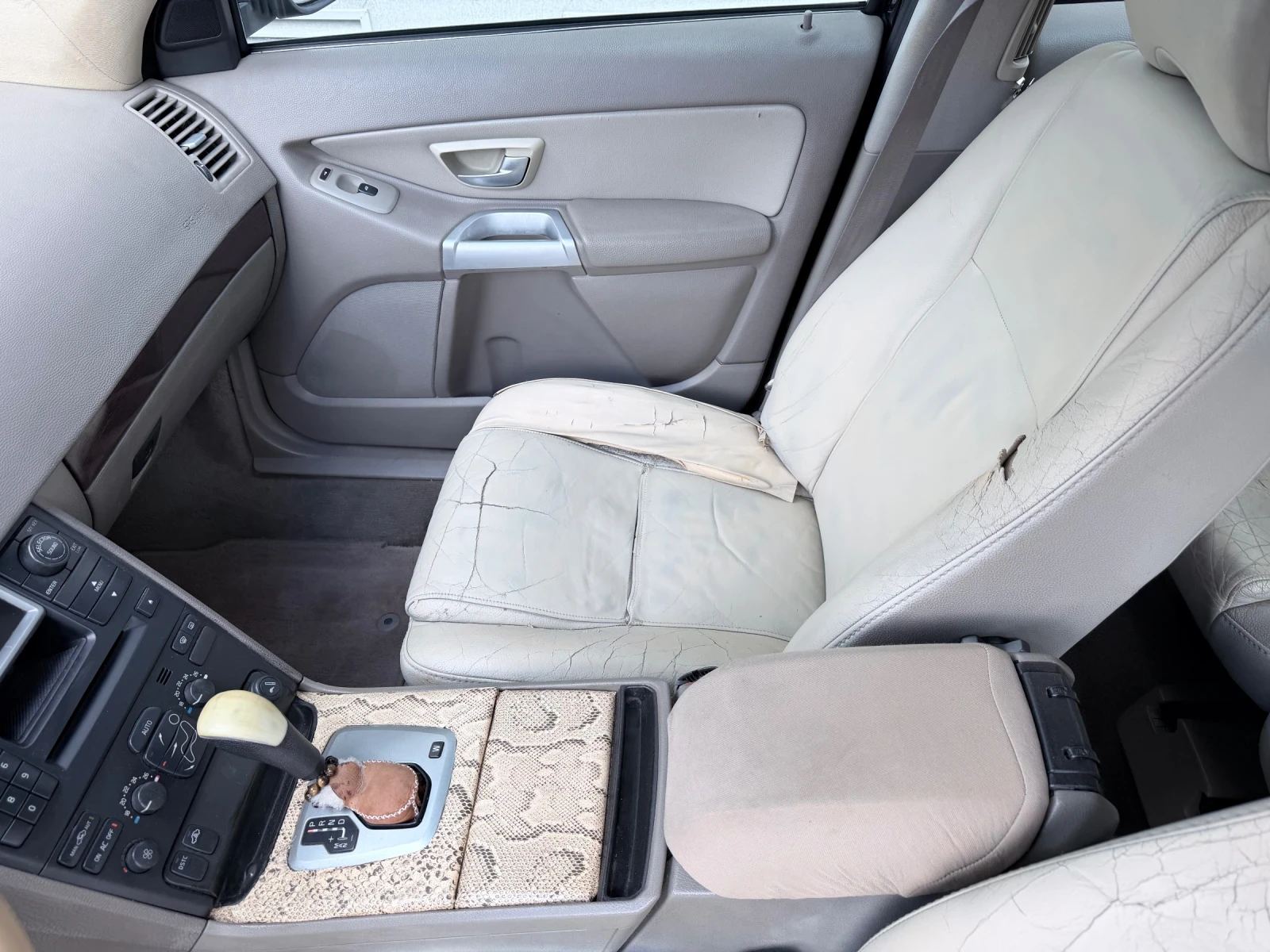 Volvo Xc90, снимка 8 - Автомобили и джипове - 54161081