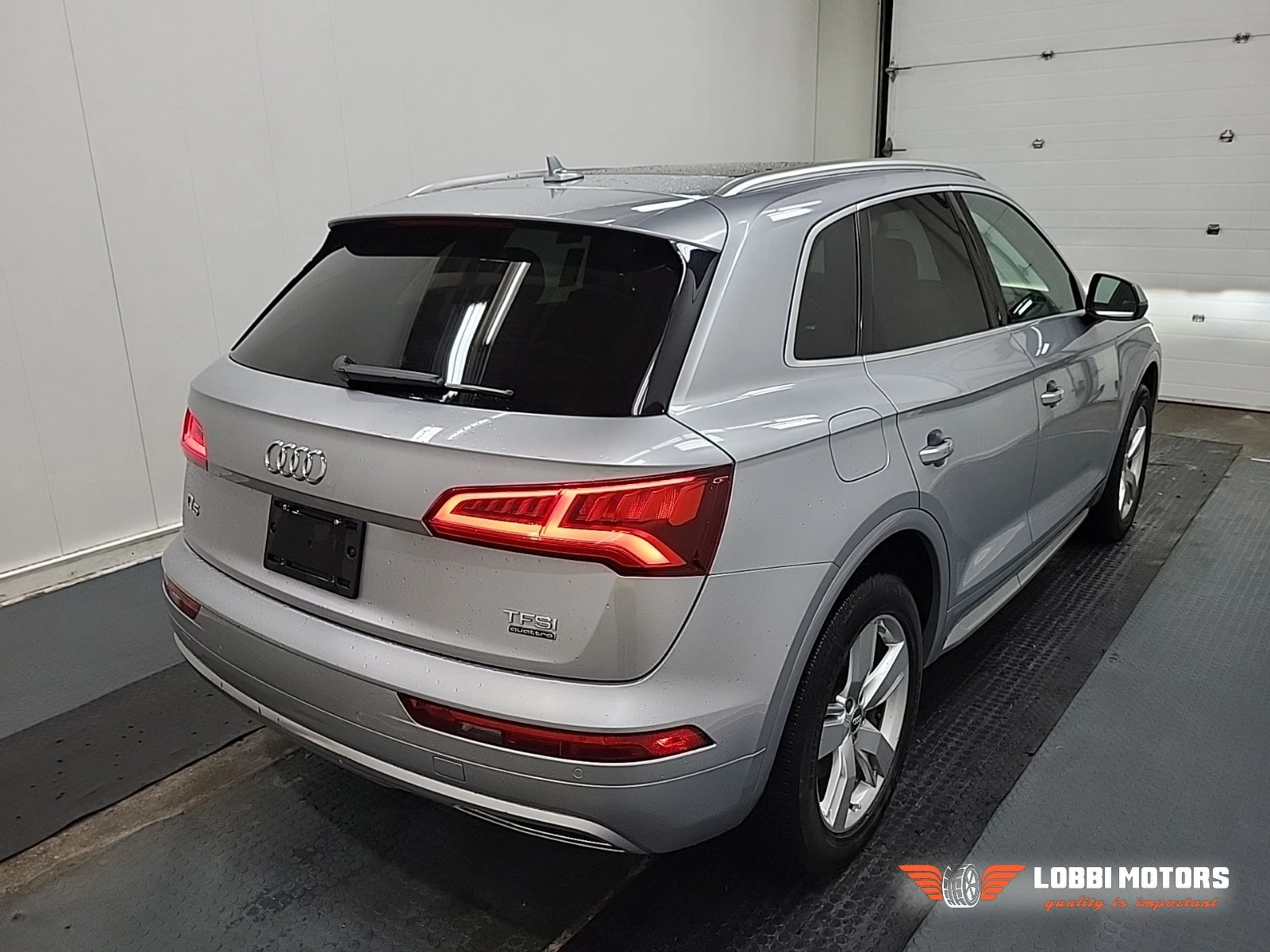 Audi Q5, снимка 3 - Автомобили и джипове - 56069761