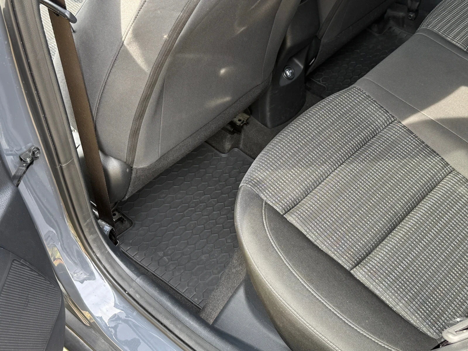 Kia Stonic 1.2 бензин, снимка 6 - Автомобили и джипове - 56138581