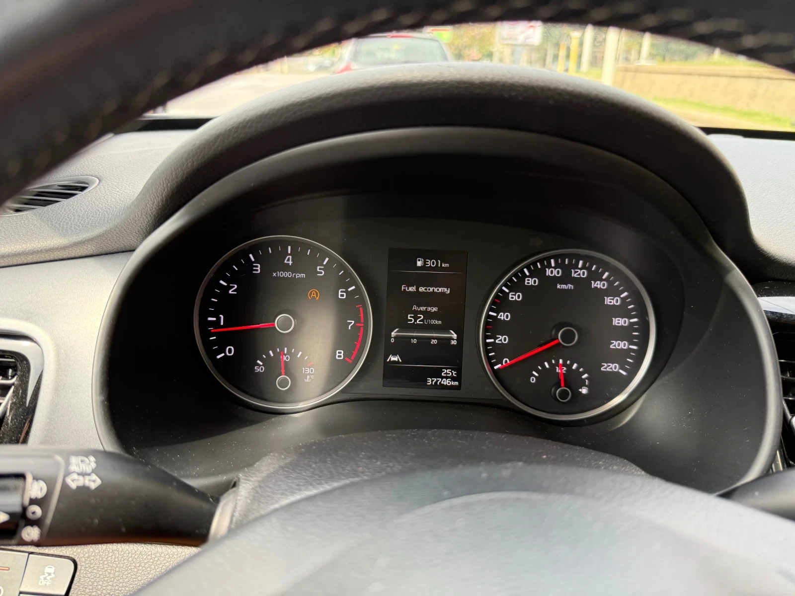 Kia Stonic 1.2 бензин, снимка 14 - Автомобили и джипове - 56138581