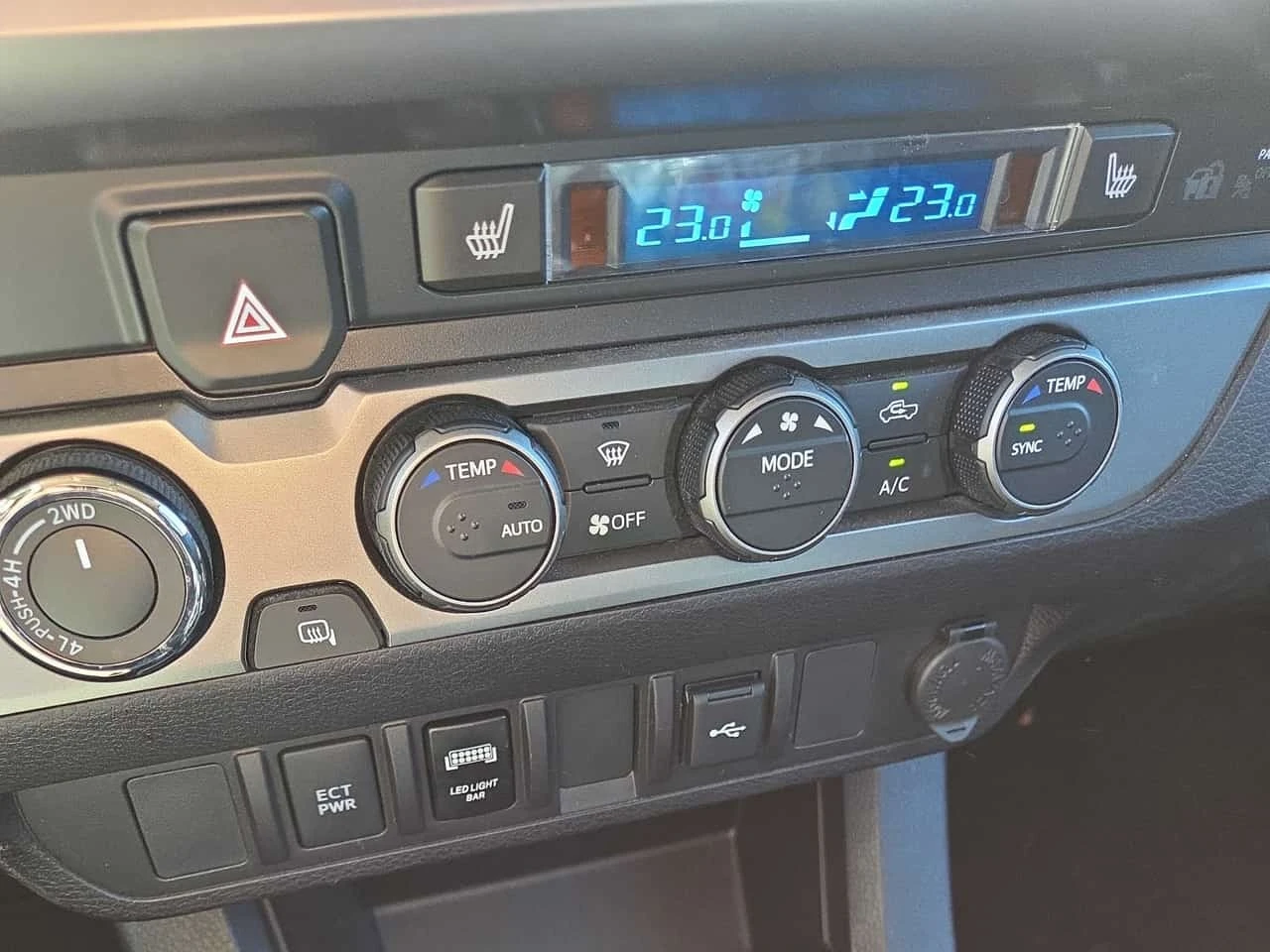 Toyota Tacoma * 4x4 Double Cab SB * CARFAX * ��� ������������ �� | Mobile.bg � ����������� 16