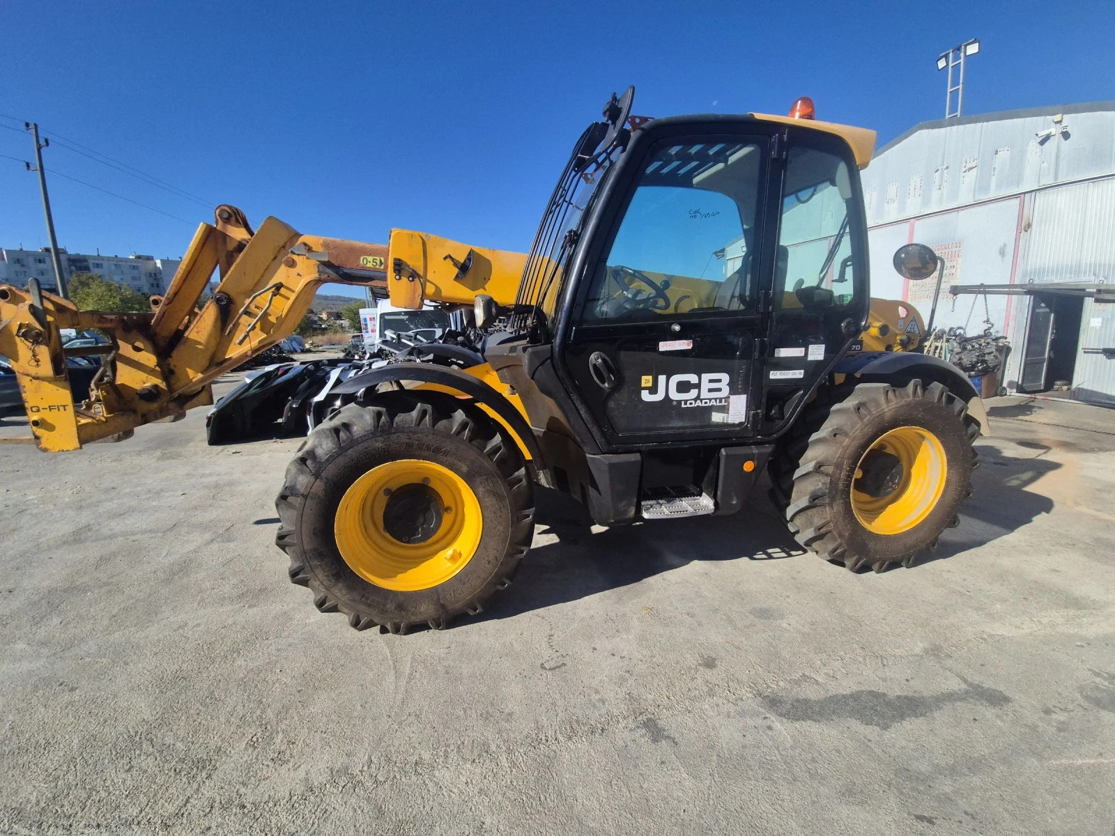   JCB 531-70       | Mobile.bg   1