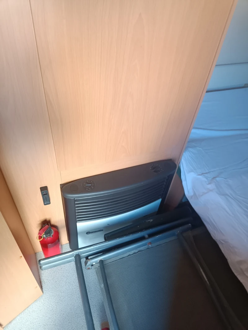 Каравана Chateau 400, снимка 8 - Каравани и кемпери - 52188682