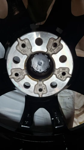 Гуми с джанти Pirelli 335/35R22, снимка 10