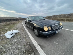 Mercedes-Benz E 200 Бензин- ГАЗ, снимка 2