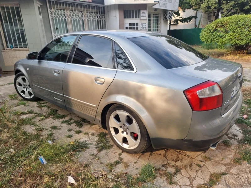 Audi A4 3.0 i, снимка 3 - Автомобили и джипове - 49300348