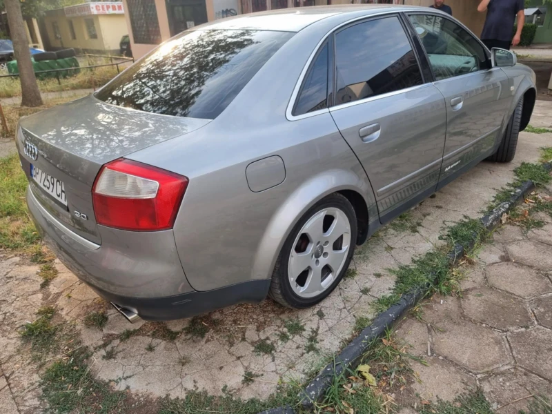 Audi A4 3.0 i, снимка 5 - Автомобили и джипове - 49300348