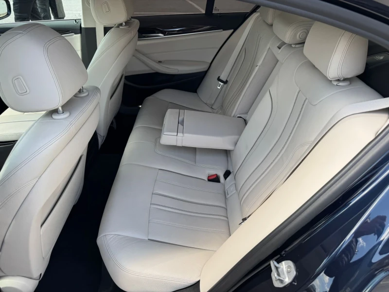 BMW 530 X-Drive LUXURY - 360 Camera * Distronic * Kasko , снимка 11 - Автомобили и джипове - 50288812