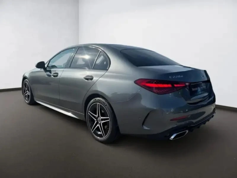 Mercedes-Benz C 220, снимка 2 - Автомобили и джипове - 51965648