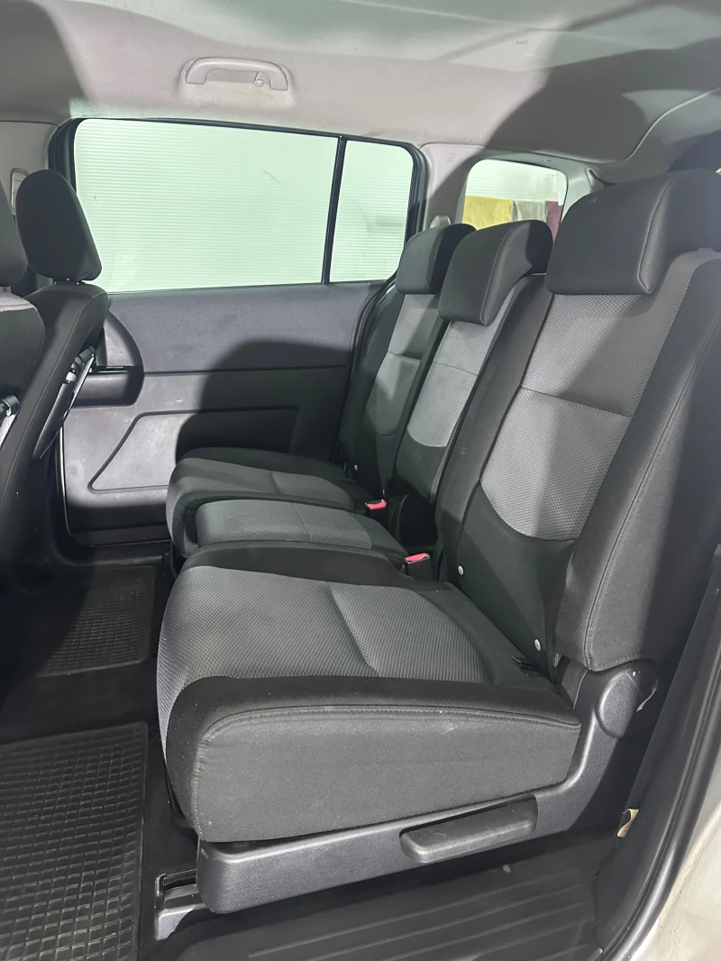 Mazda 5 7 места, снимка 10 - Автомобили и джипове - 52342344