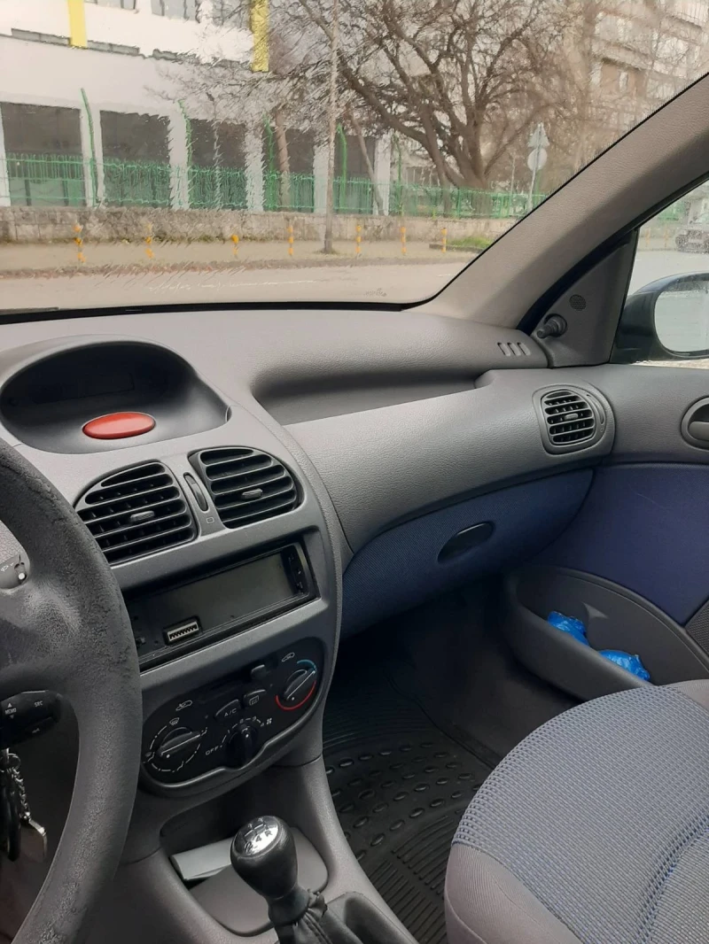 Peugeot 206 Хечбек, снимка 9 - Автомобили и джипове - 52683569