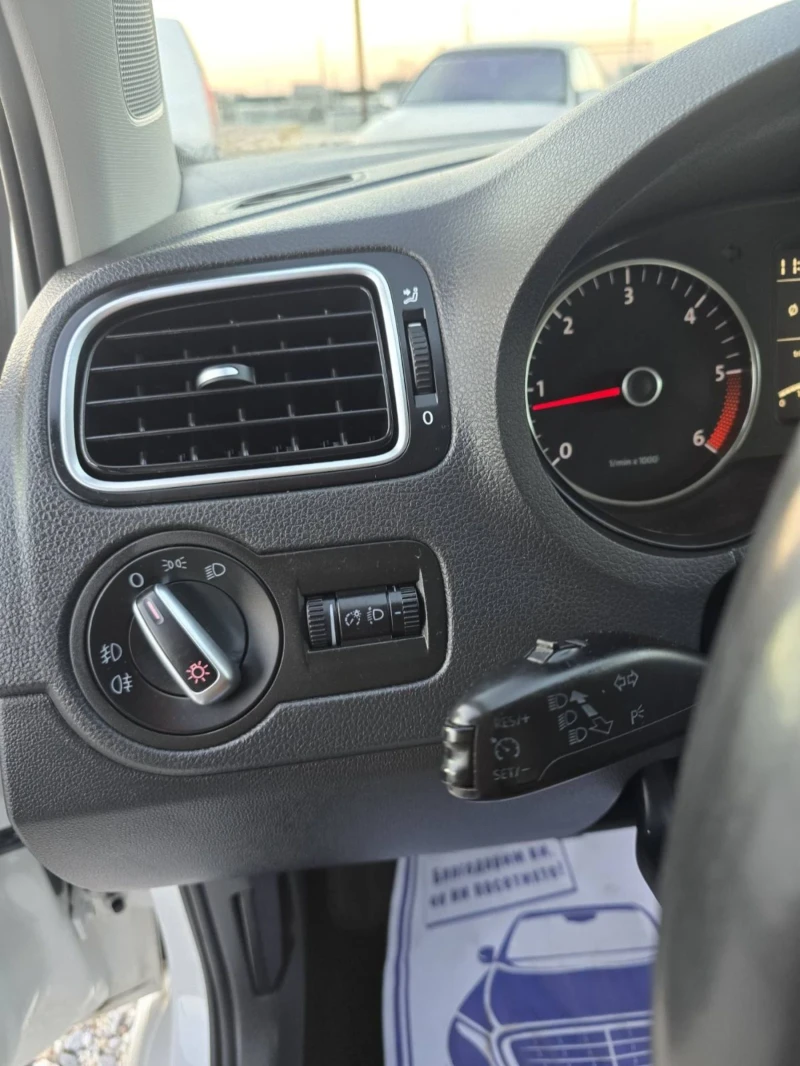 VW Polo 1.2 Bluemotion, снимка 12 - Автомобили и джипове - 52710678