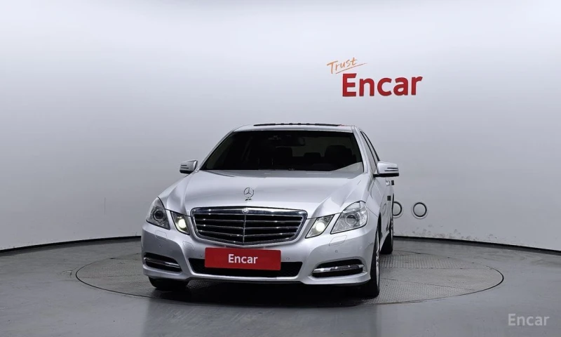 Mercedes-Benz E 220, снимка 3 - Автомобили и джипове - 52867614