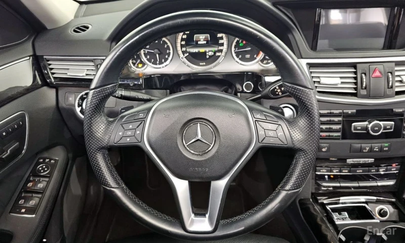 Mercedes-Benz E 220, снимка 13 - Автомобили и джипове - 52867614