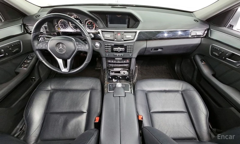 Mercedes-Benz E 220, снимка 7 - Автомобили и джипове - 52867614