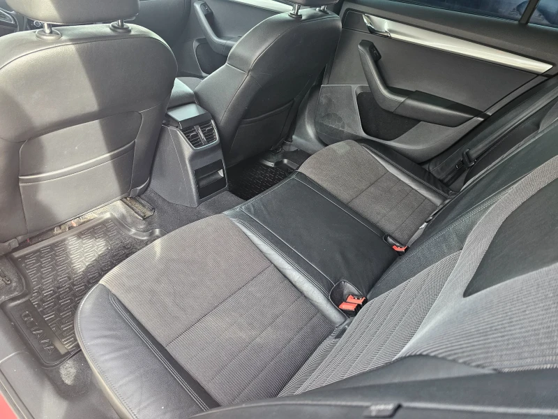 Skoda Octavia, снимка 11 - Автомобили и джипове - 53597688