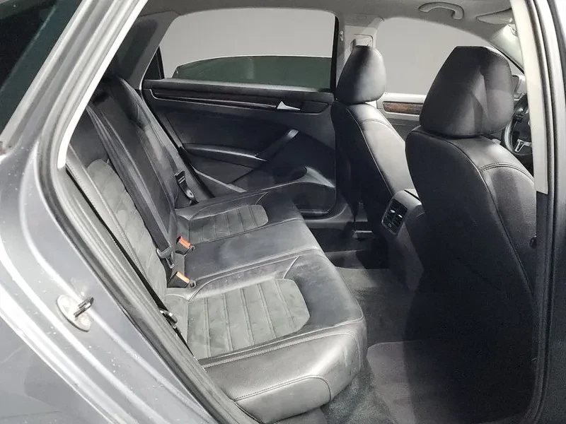 VW Passat 2.0 Tdi B7, снимка 12 - Автомобили и джипове - 53414386