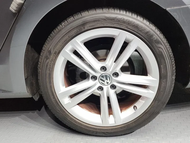 VW Passat 2.0 Tdi B7 - изображение 5