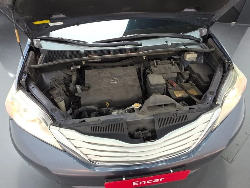 Toyota Sienna 3.5 Automatic, снимка 17 - Автомобили и джипове - 55662696