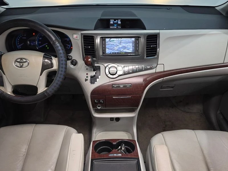 Toyota Sienna 3.5 Automatic, снимка 7 - Автомобили и джипове - 55662696