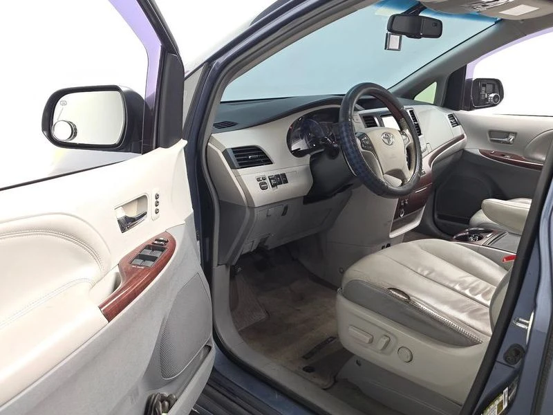Toyota Sienna 3.5 Automatic, снимка 6 - Автомобили и джипове - 55662696