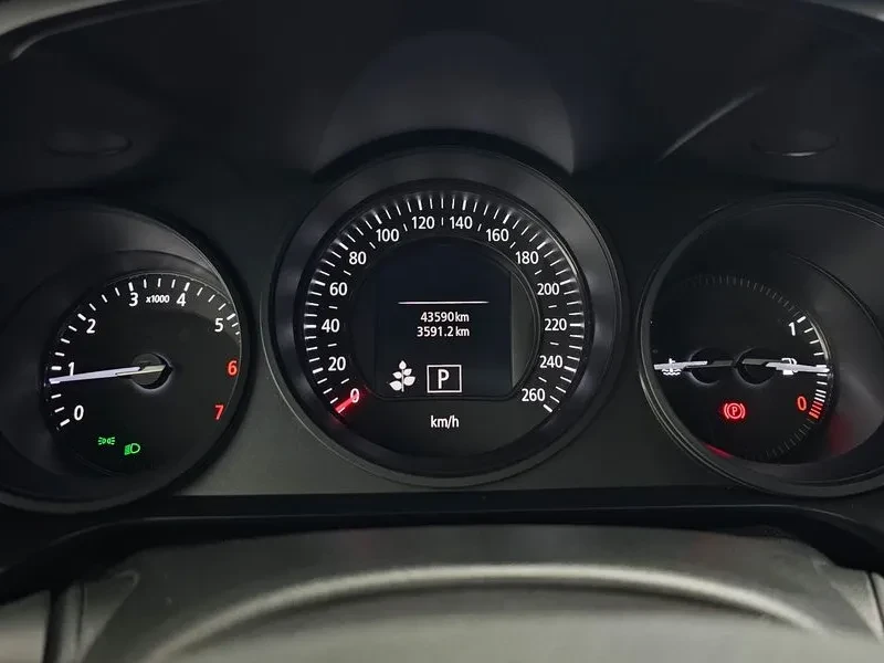 Renault Samsung SM6 2.0 Lpe Se, снимка 15 - Автомобили и джипове - 56657589