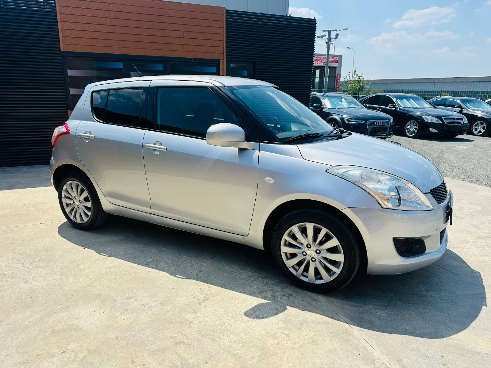 Suzuki Swift 1.2 i//4x4 - изображение 4