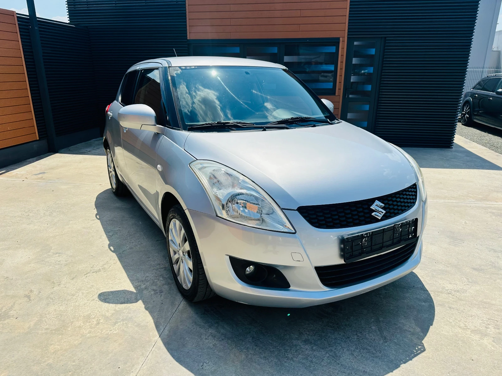 Suzuki Swift 1.2 i//4x4 - изображение 3