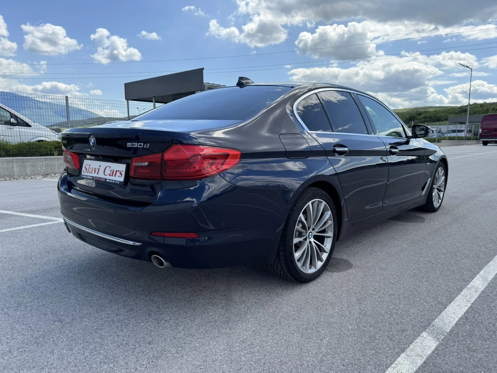 BMW 530 X-Drive LUXURY - 360 Camera * Distronic * Kasko  - изображение 4