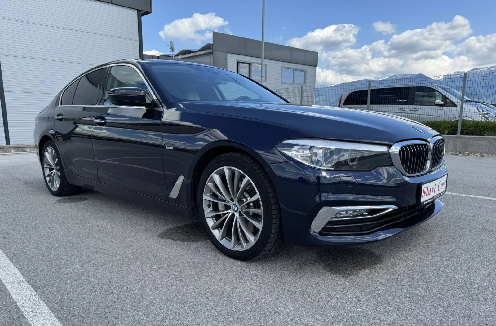 BMW 530 X-Drive LUXURY - 360 Camera * Distronic * Kasko  - изображение 3