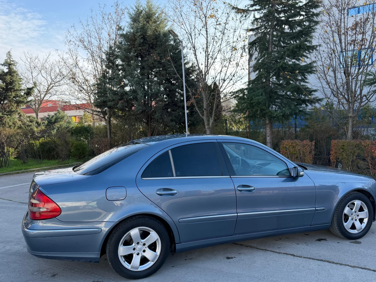Mercedes-Benz E 270 Всички екстри - изображение 5