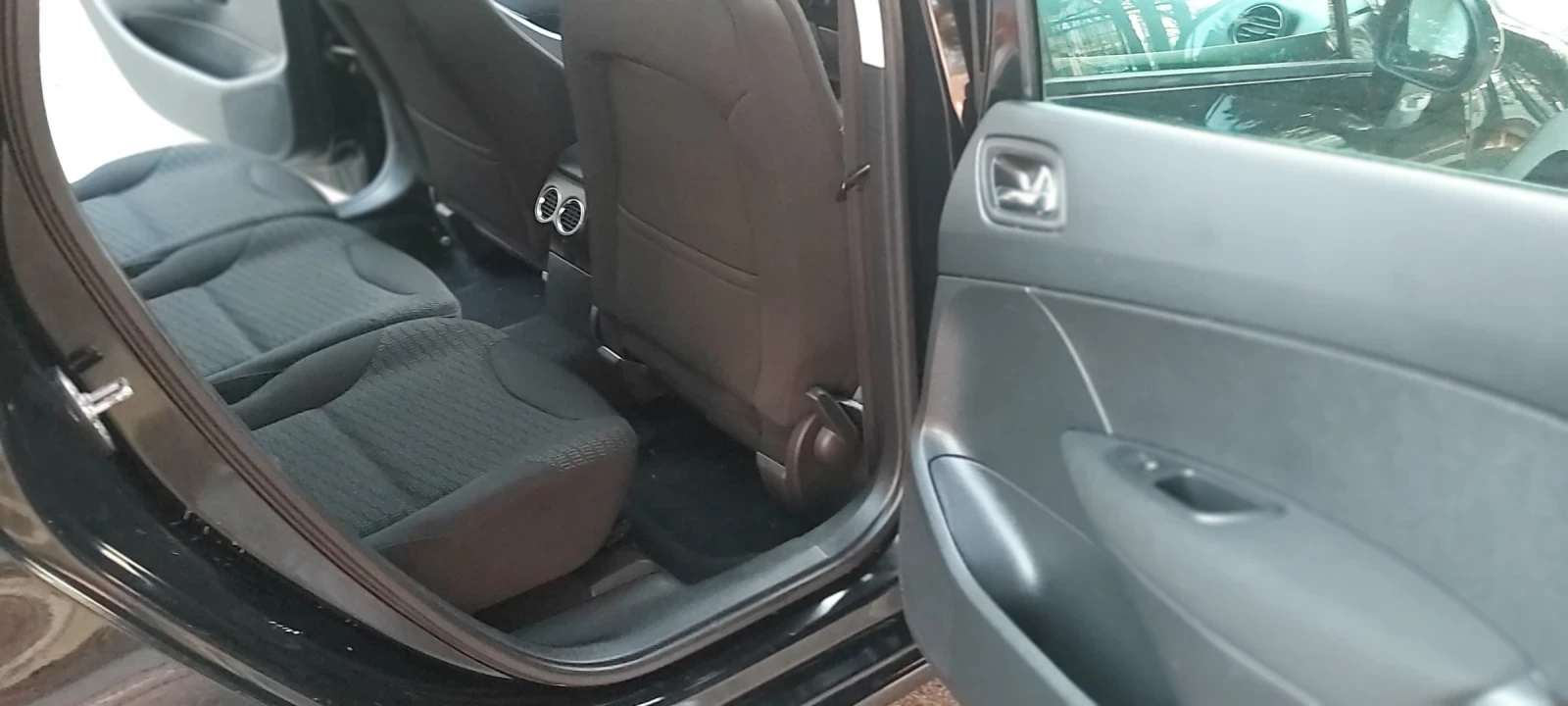 Peugeot 308 1.6 HDI FACE-LIFT SW - изображение 9