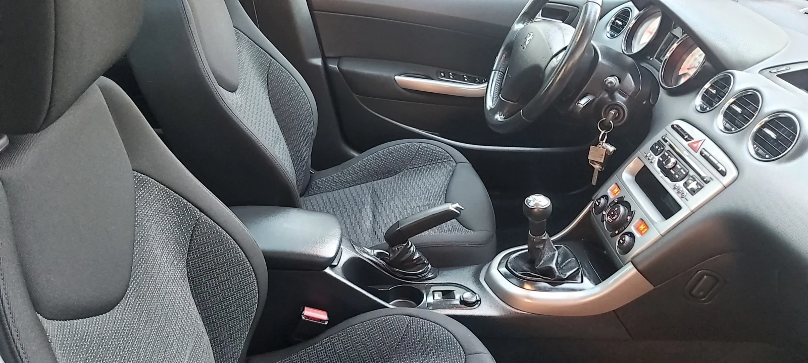 Peugeot 308 1.6 HDI FACE-LIFT SW, снимка 15 - Автомобили и джипове - 53922780