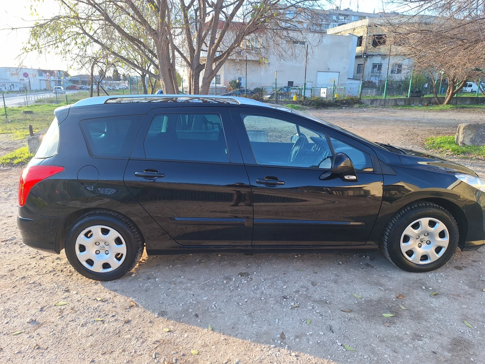 Peugeot 308 1.6 HDI FACE-LIFT SW - изображение 4