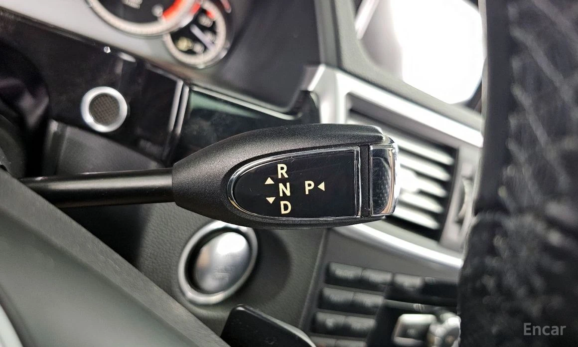 Mercedes-Benz E 220  - изображение 9